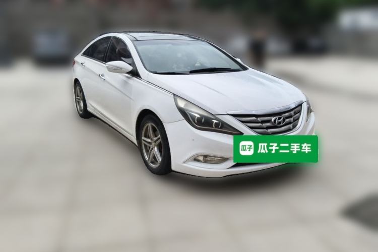 Used Hyundai Sonata 2011 2.0L Automatic Luxury Edition Front Right 45 Deg