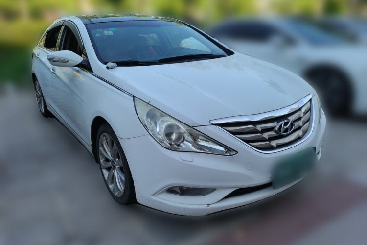 Used Hyundai Sonata 2011 2.0L Automatic Top-Grade Version Front Right 45 Deg