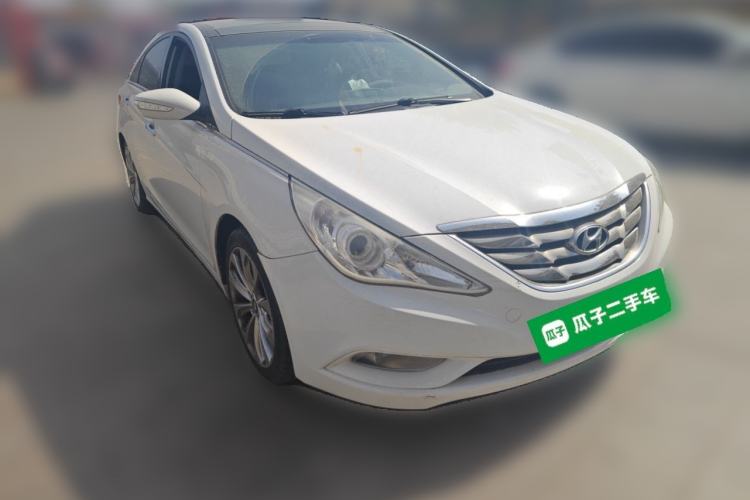 Used Hyundai Sonata 2011 2.0L Automatic Supreme Edition Front Right 45 Deg