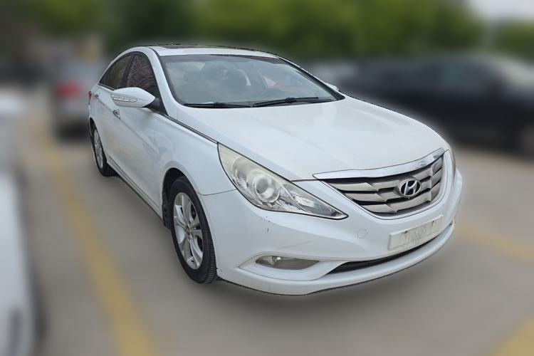 Used Hyundai Sonata 2011 2.0L Automatic Leading Edition Front Right 45 Deg