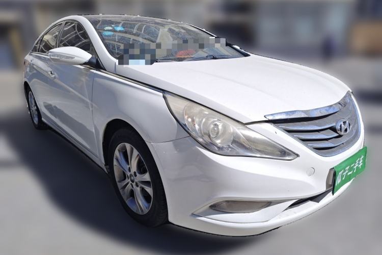 Used Hyundai Sonata 2011 2.0L Automatic Luxury Edition Front Right 45 Deg