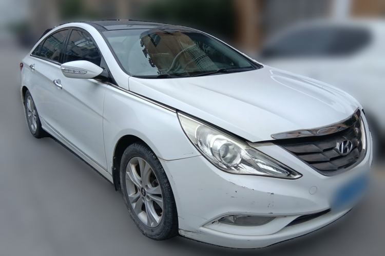 Used Hyundai Sonata 2011 2.0L Automatic Luxury Edition Front Right 45 Deg