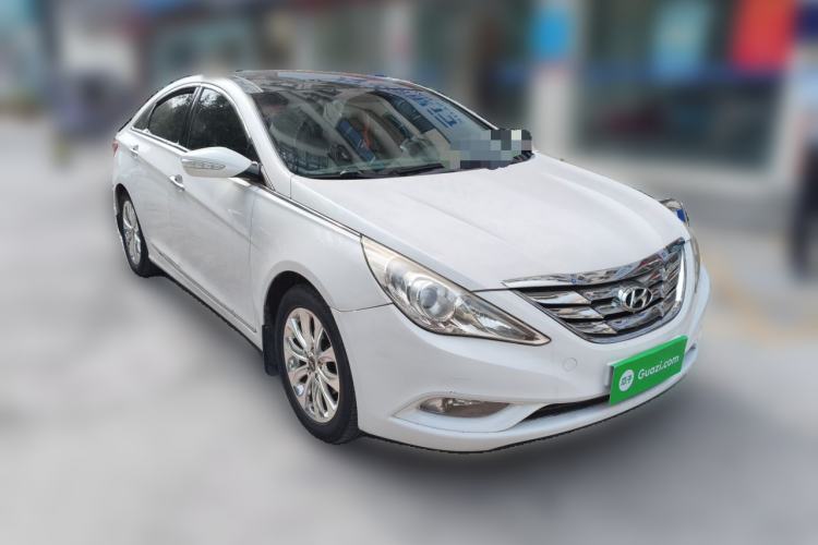 Used Hyundai Sonata 2011 2.0L Automatic Luxury Edition Front Right 45 Deg