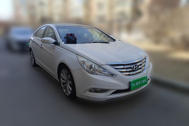 Used Hyundai Sonata 2011 2.0L Automatic Supreme Edition Front Right 45 Deg