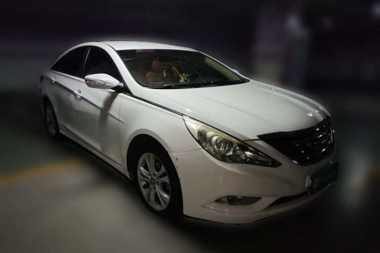 Used Hyundai Sonata 2011 2.0L Automatic Fashion Edition Front Right 45 Deg
