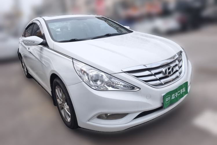 Used Hyundai Sonata 2011 2.0L Automatic Leading Edition Front Right 45 Deg