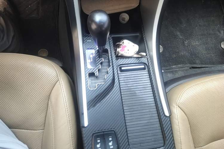 Used Hyundai Sonata 2011 2.0L Automatic Luxury Edition Gear Lever