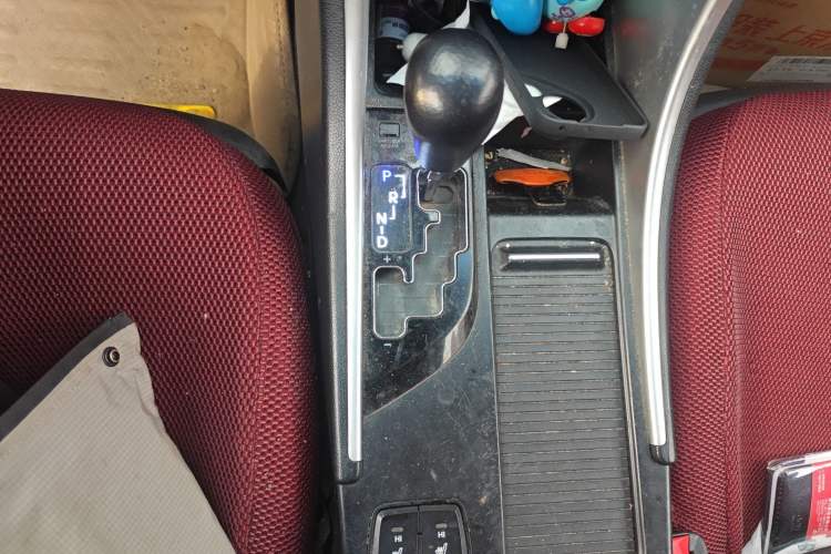 Used Hyundai Sonata 2011 2.0L Automatic Prestige Edition Gear Lever