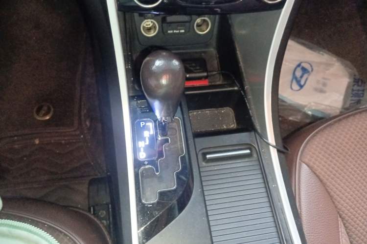 Used Hyundai Sonata 2011 2.0L Automatic Leading Edition Gear Lever