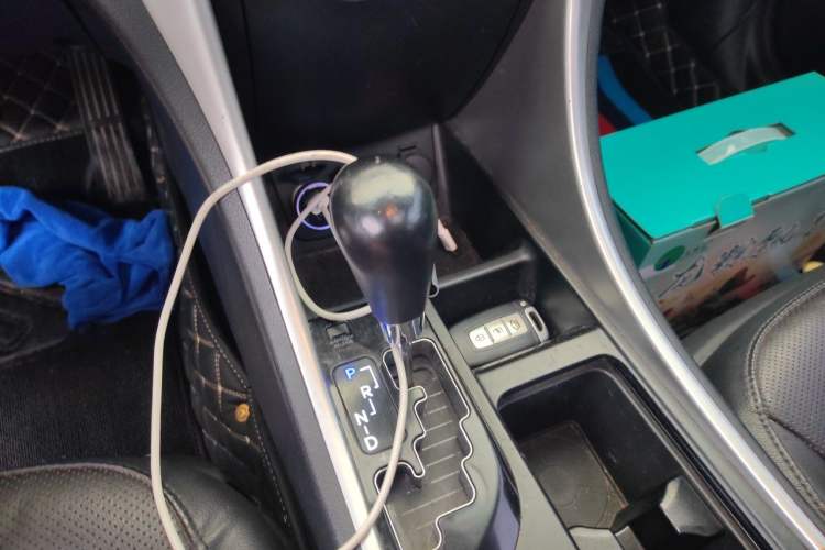 Used Hyundai Sonata 2011 2.0L Automatic Prestige Edition Gear Lever