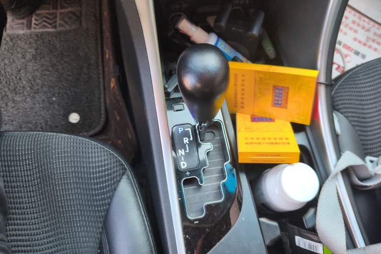 Used Hyundai Sonata 2011 2.0L Automatic Leading Edition Gear Lever