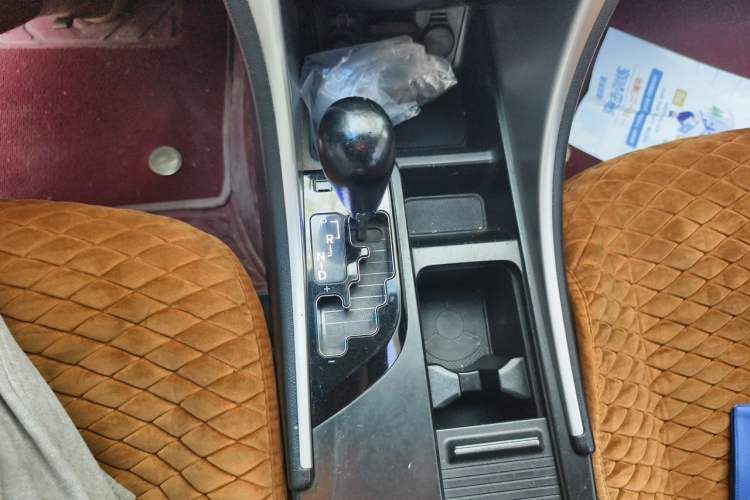 Used Hyundai Sonata 2011 2.0L Automatic Leading Edition Gear Lever