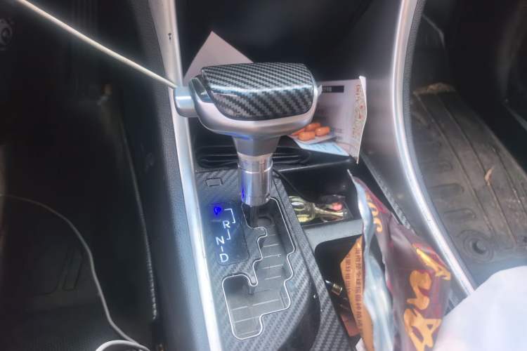 Used Hyundai Sonata 2011 2.0L Automatic Leading Edition Gear Lever