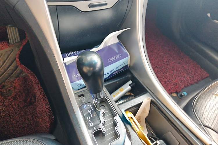 Used Hyundai Sonata 2011 2.0L Automatic Prestige Edition Gear Lever