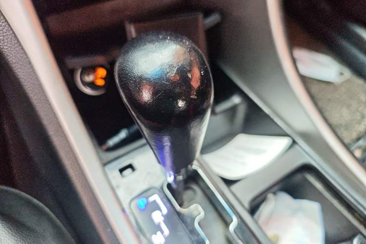 Used Hyundai Sonata 2011 2.0L Automatic Leading Edition Gear Lever