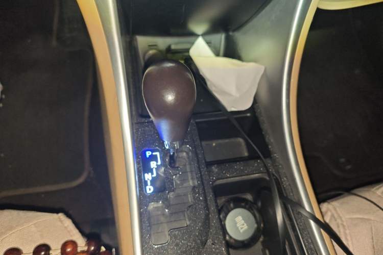 Used Hyundai Sonata 2011 2.0L Automatic Fashion Edition Gear Lever