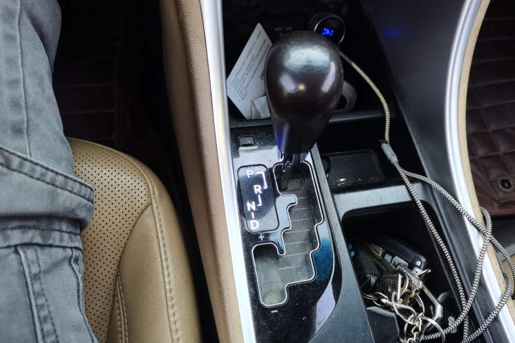 Used Hyundai Sonata 2011 2.0L Automatic Top-Grade Version Gear Lever
