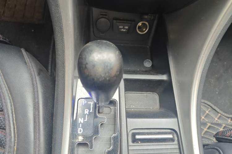 Used Hyundai Sonata 2011 2.0L Automatic Leading Edition Gear Lever
