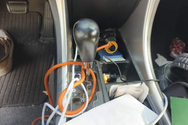 Used Hyundai Sonata 2011 2.0L Automatic Luxury Edition Gear Lever
