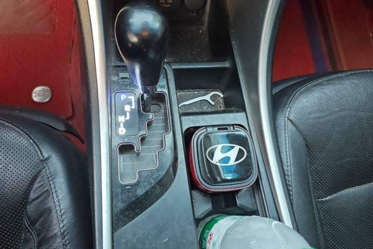 Used Hyundai Sonata 2011 2.0L Automatic Prestige Edition Gear Lever