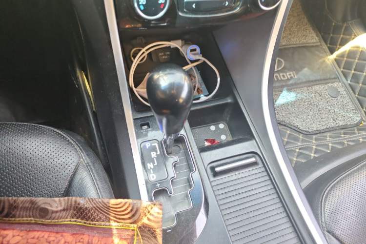 Used Hyundai Sonata 2011 2.0L Automatic Prestige Edition Gear Lever