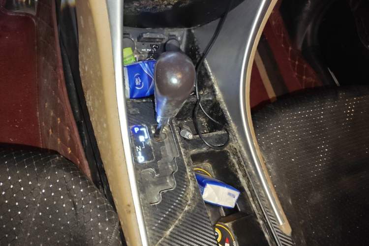 Used Hyundai Sonata 2011 2.0L Automatic Leading Edition Gear Lever