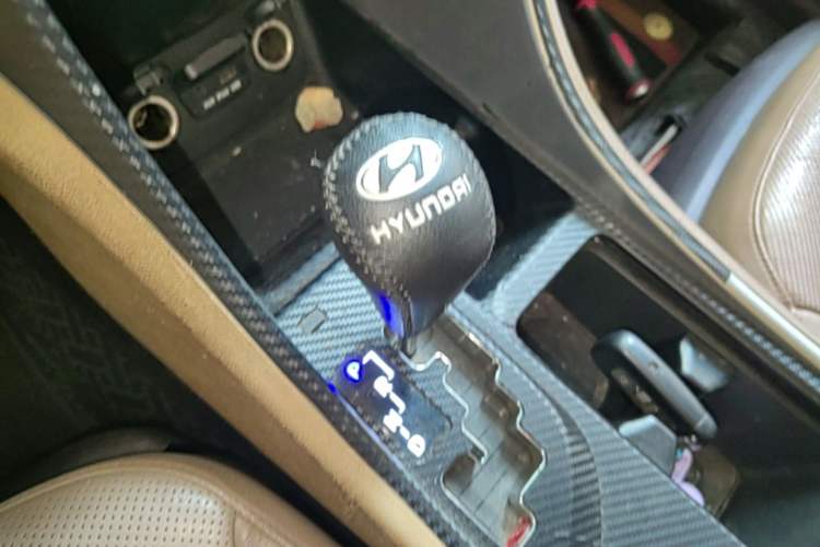 Used Hyundai Sonata 2011 2.0L Automatic Top-Grade Version Gear Lever