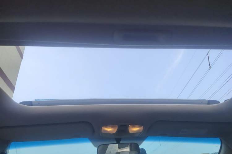 Used Hyundai Sonata 2011 2.0L Automatic Luxury Edition Headliner