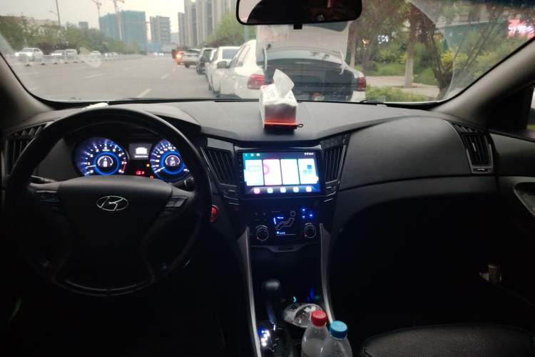 Used Hyundai Sonata 2011 2.0L Automatic Luxury Edition Headliner