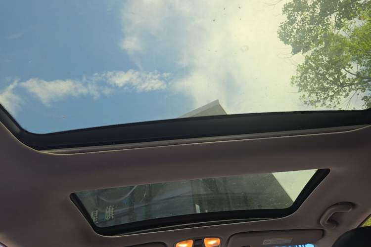 Used Hyundai Sonata 2011 2.0L Automatic Luxury Edition Headliner