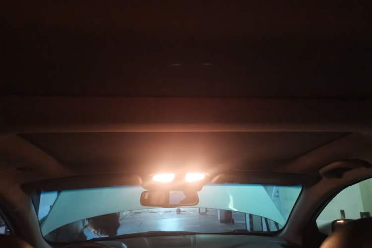 Used Hyundai Sonata 2011 2.4L Automatic Top-Tier Version Headliner