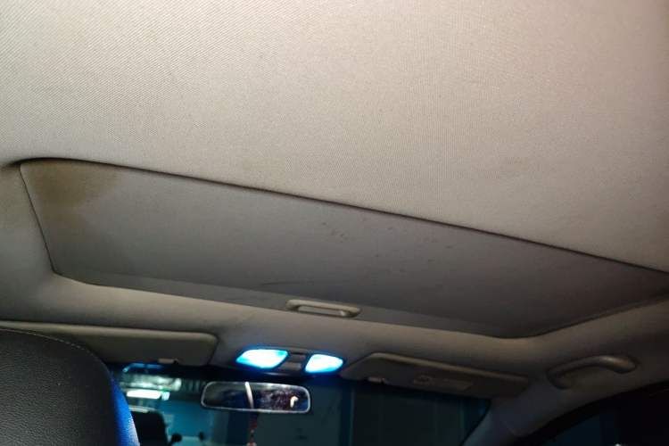 Used Hyundai Sonata 2011 2.0L Automatic Luxury Edition Headliner