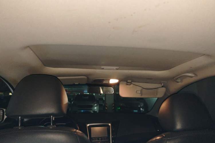 Used Hyundai Sonata 2011 2.0L Automatic Luxury Edition Headliner