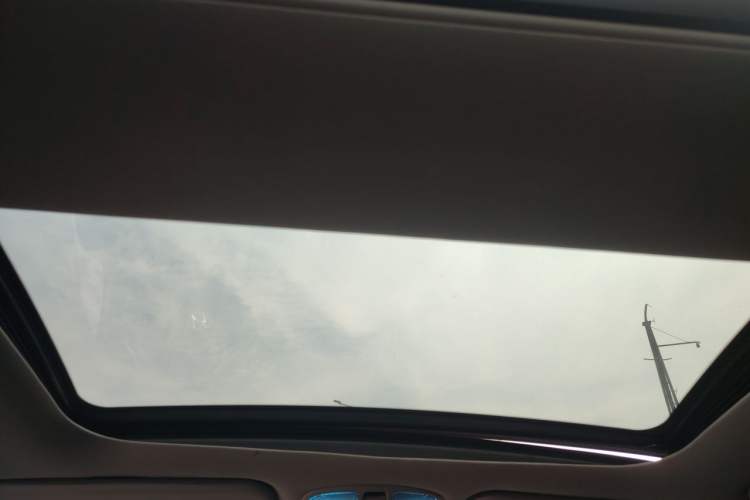 Used Hyundai Sonata 2011 2.4L Automatic Top-Tier Version Headliner