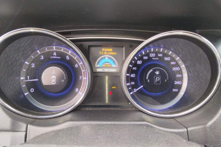 Used Hyundai Sonata 2011 2.0L Automatic Luxury Edition Instrument Cluster