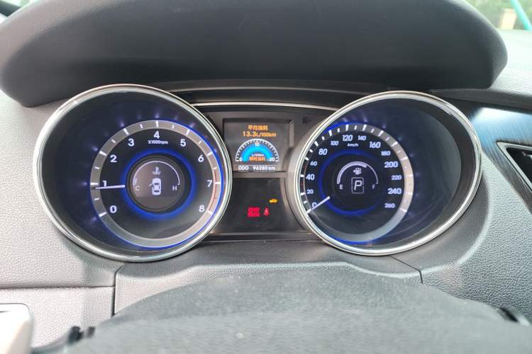 Used Hyundai Sonata 2011 2.0L Automatic Luxury Edition Instrument Cluster