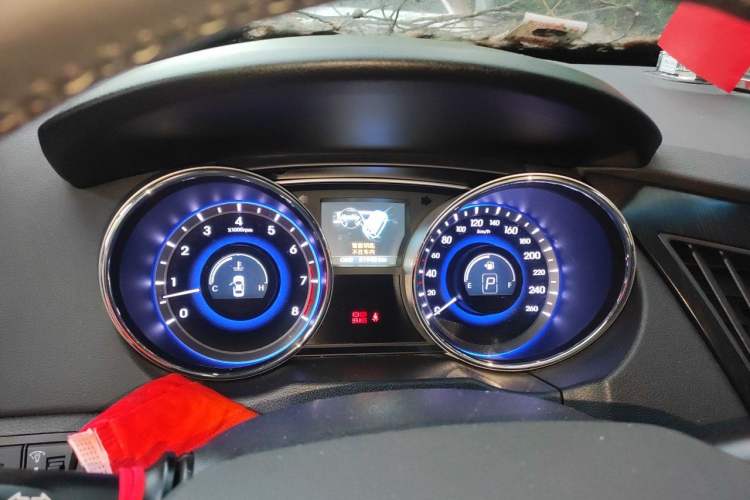 Used Hyundai Sonata 2011 2.0L Automatic Luxury Edition Instrument Cluster
