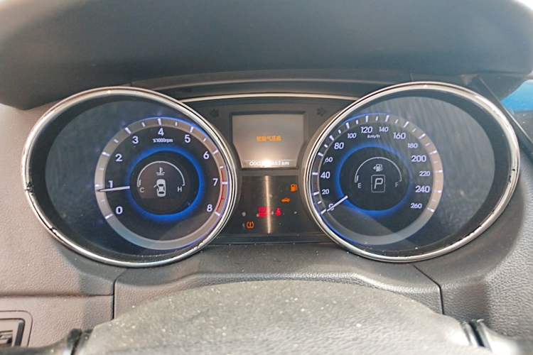 Used Hyundai Sonata 2011 2.0L Automatic Prestige Edition Instrument Cluster