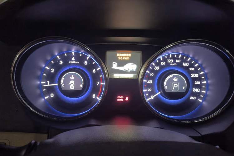 Used Hyundai Sonata 2011 2.0L Automatic Luxury Edition Instrument Cluster