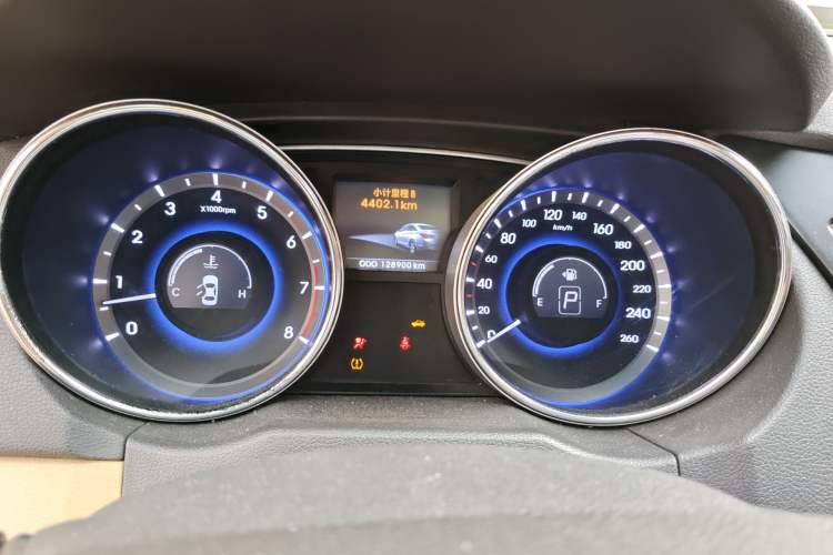 Used Hyundai Sonata 2011 2.0L Automatic Leading Edition Instrument Cluster