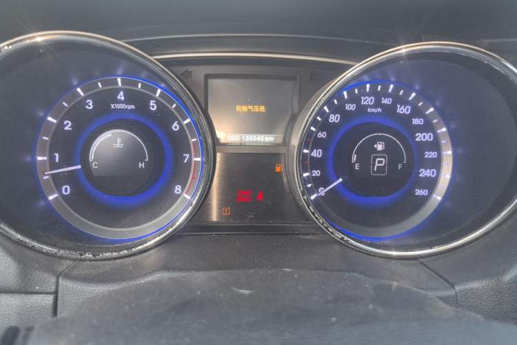 Used Hyundai Sonata 2011 2.0L Automatic Prestige Edition Instrument Cluster