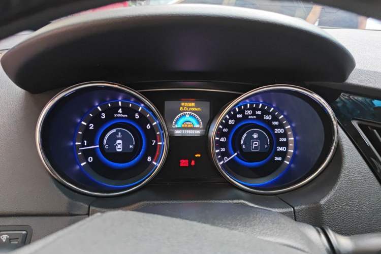 Used Hyundai Sonata 2011 2.0L Automatic Luxury Edition Instrument Cluster