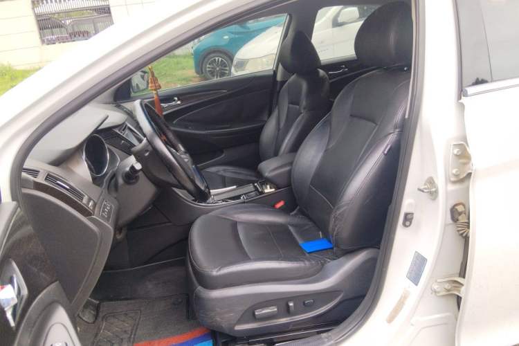 Used Hyundai Sonata 2011 2.0L Automatic Luxury Edition Left Front Seat