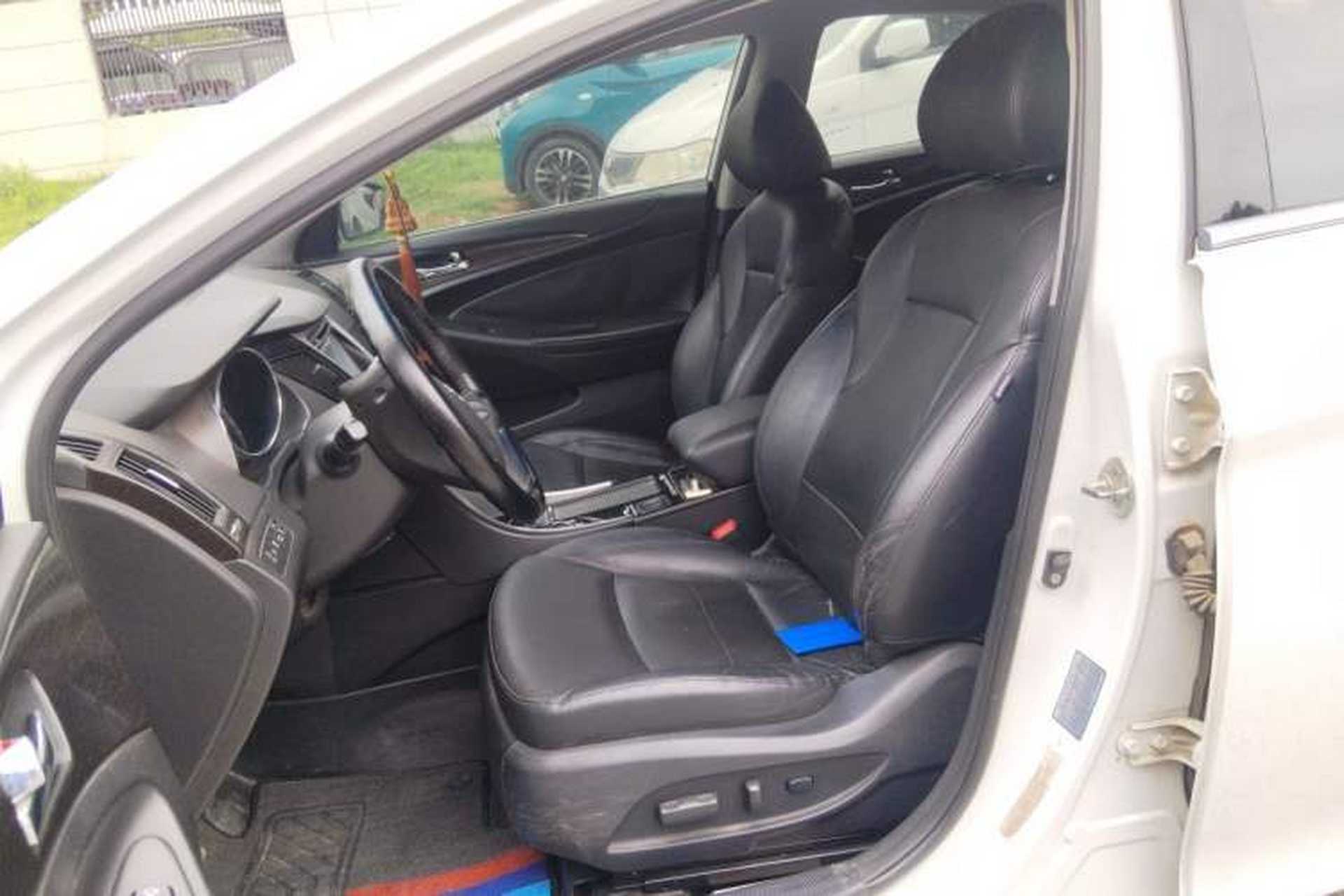 Used Hyundai Sonata 2011 2.0L Automatic Luxury Edition Left Front Seat