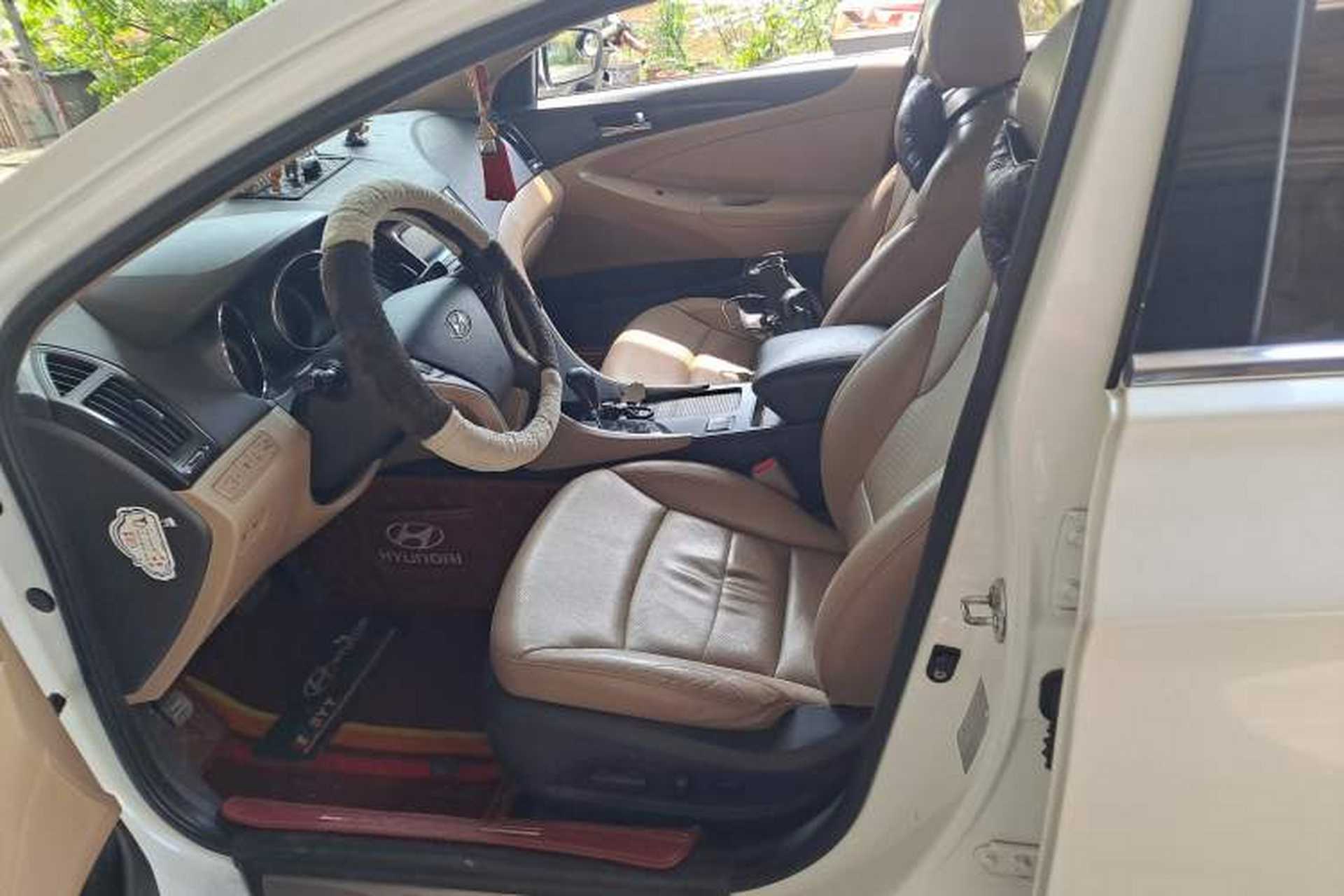 Used Hyundai Sonata 2011 2.0L Automatic Top-Grade Version Left Front Seat