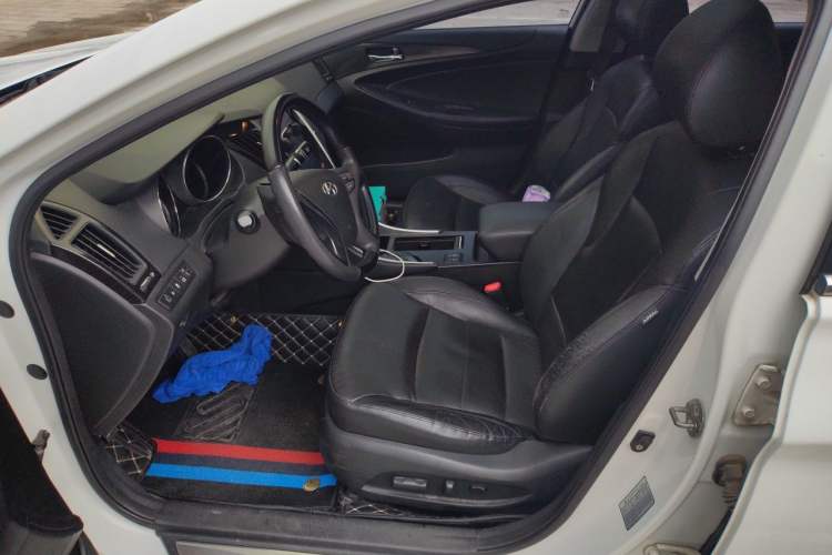 Used Hyundai Sonata 2011 2.0L Automatic Prestige Edition Left Front Seat