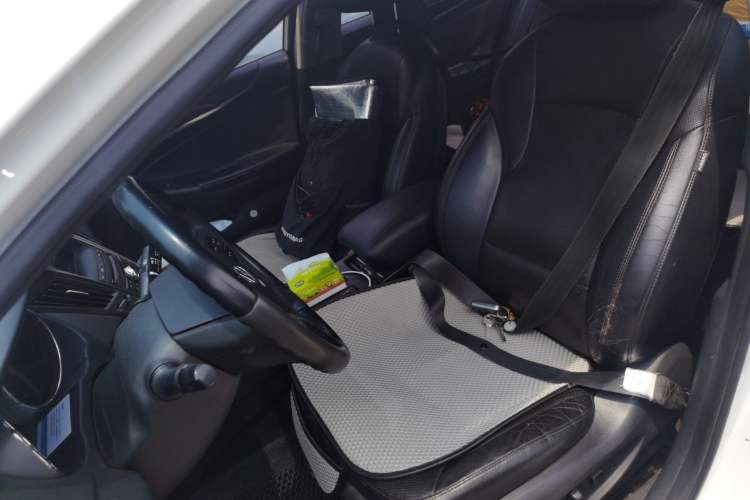 Used Hyundai Sonata 2011 2.0L Automatic Top-Grade Version Left Front Seat