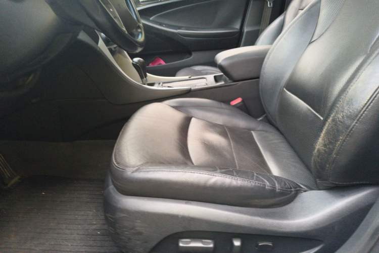 Used Hyundai Sonata 2011 2.0L Automatic Luxury Edition Left Front Seat