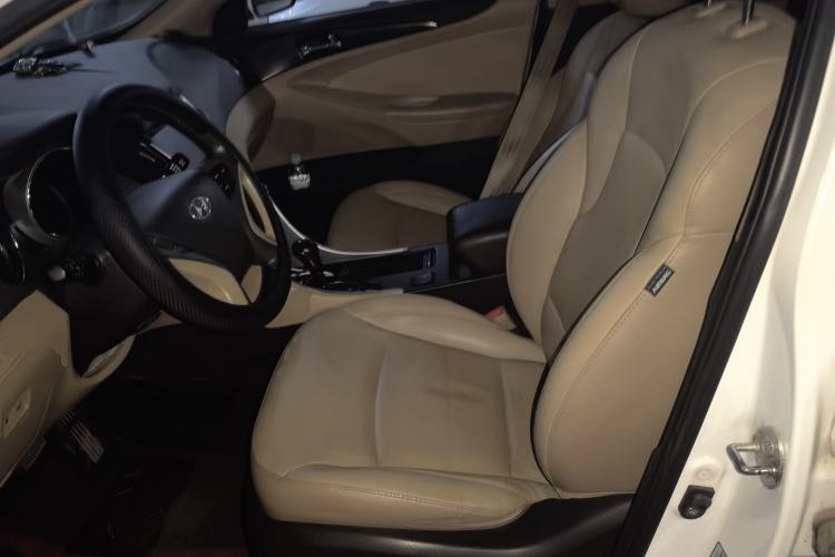 Used Hyundai Sonata 2011 2.0L Automatic Luxury Edition Left Front Seat