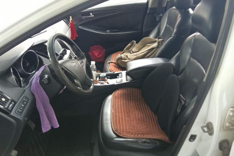 Used Hyundai Sonata 2011 2.0L Automatic Luxury Edition Left Front Seat